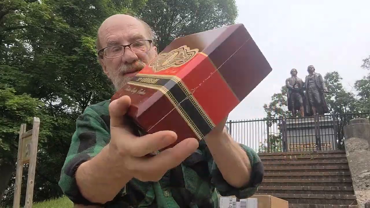 Dra. Liza Cigar Boxes