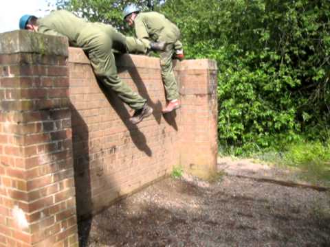 can-the-girls-get-over-the-wall?-army-training-may-2011