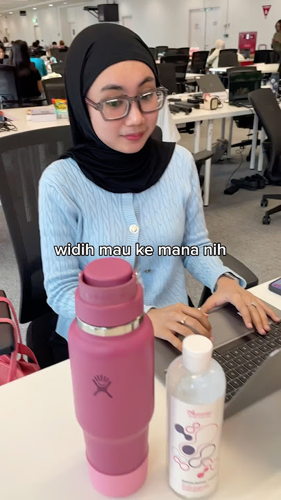 gede banget buset kirain saking hausnya sampe bawa dua botol