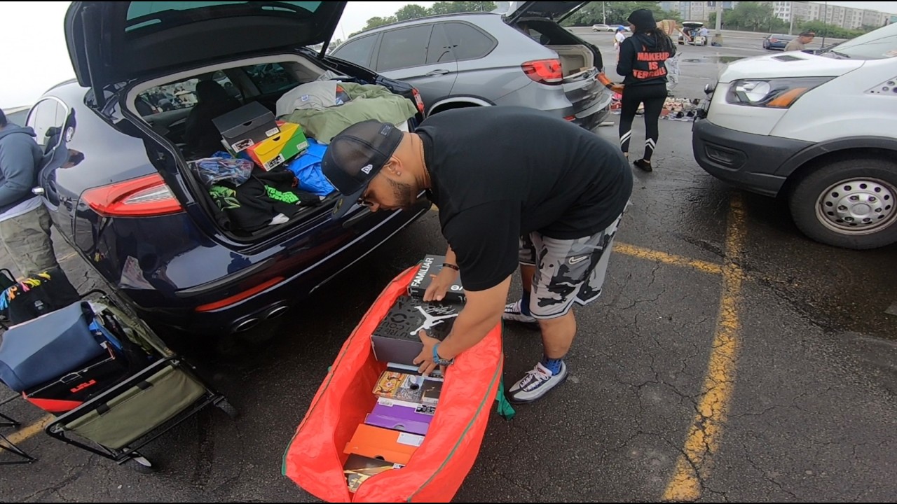 SPENDING OVER $2000 ON SNEAKERS AT THE FLEA MARKET!