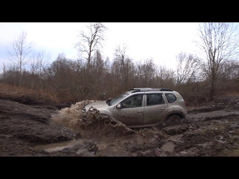 Дастер по грязи видео