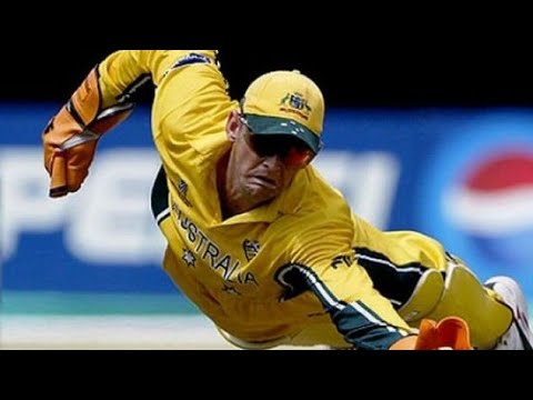 Unbelievable Catch Taken By Adam Gilchrist