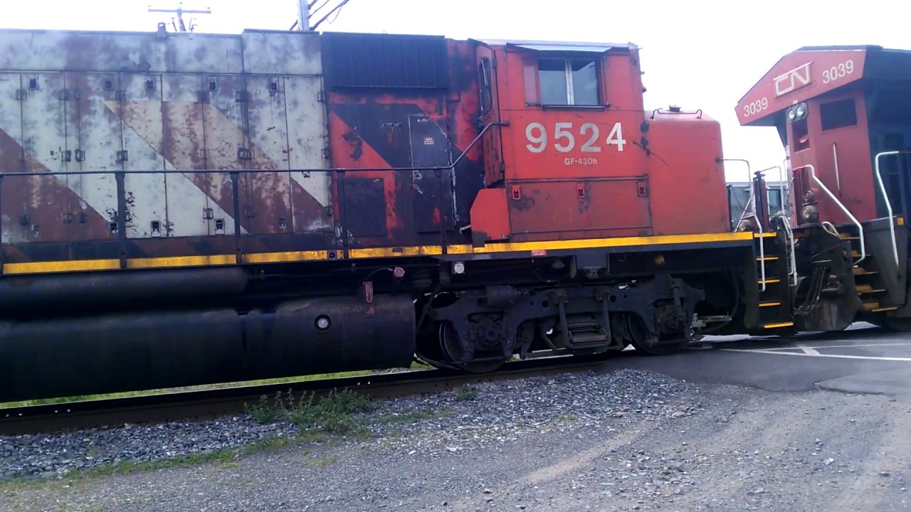[HD] CN 3039, CN 9524 in Laurier-Station Qc. (Drummondville SUB, MP.29.43)