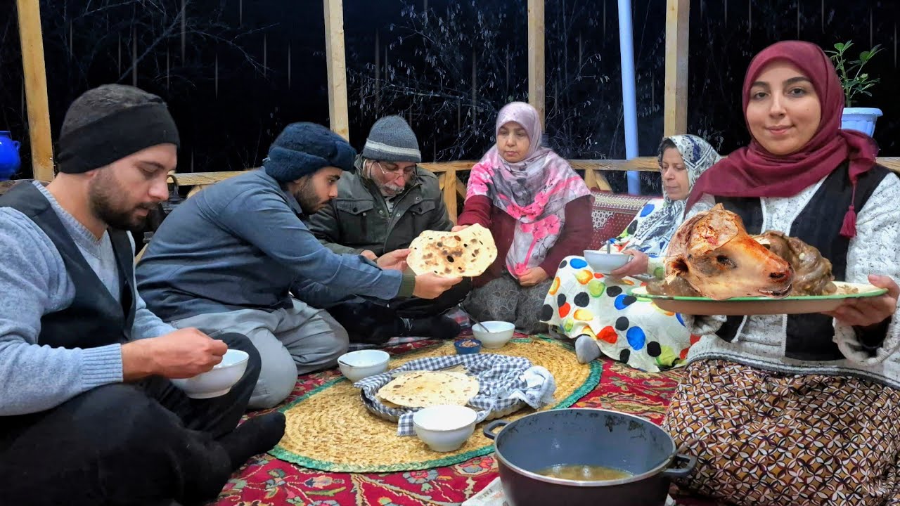 Дождливый зимний день в деревне | Семейная трапеза и традиционная еда (капуста кале паче)
