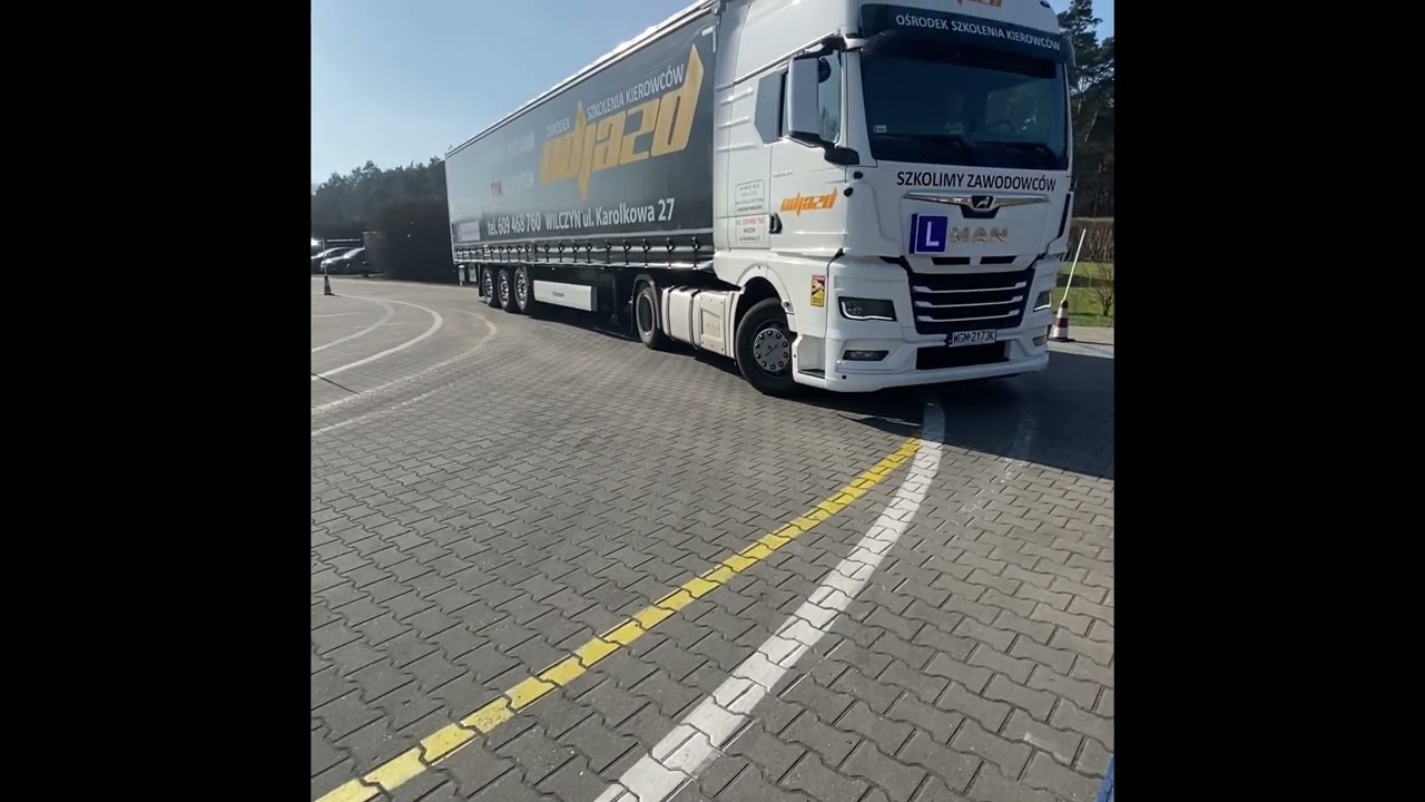 Prawo jazdy kat. C+E ciągnikiem siodłowym. Jazda pasem ruchu z omówieniem.