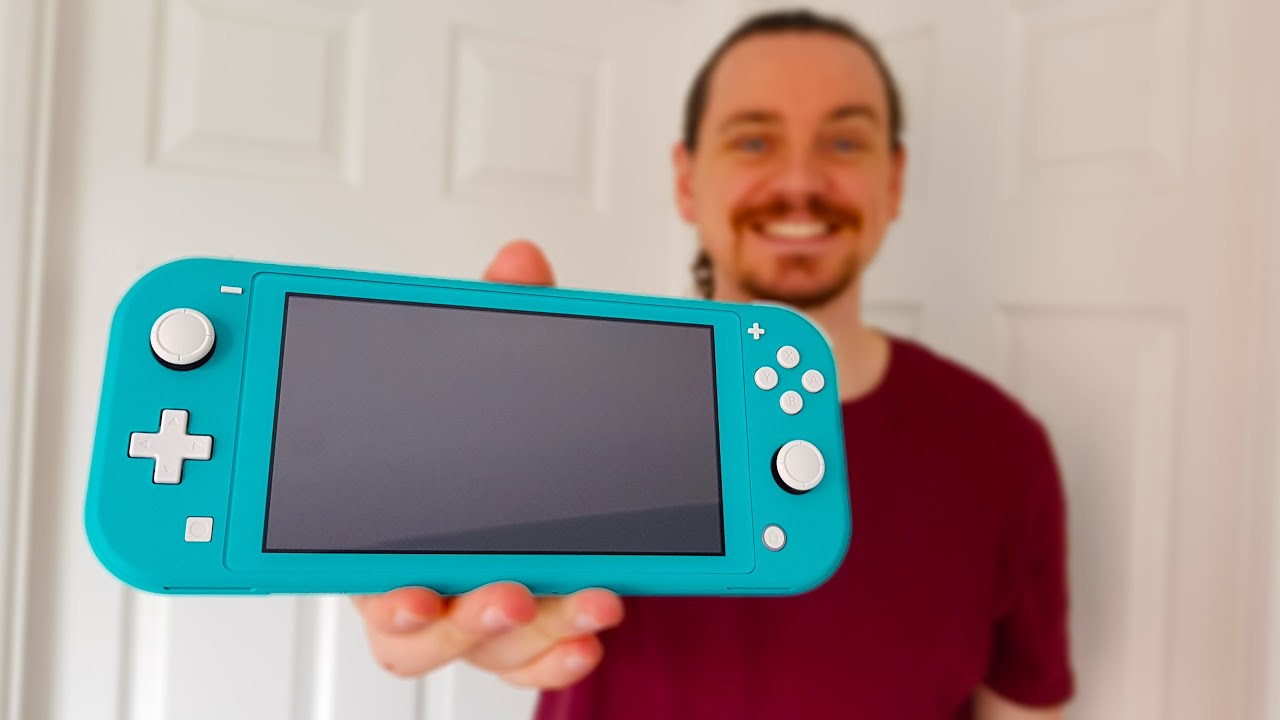 Nintendo to launch red, blue DSi devices 'as early as this week' - CNET