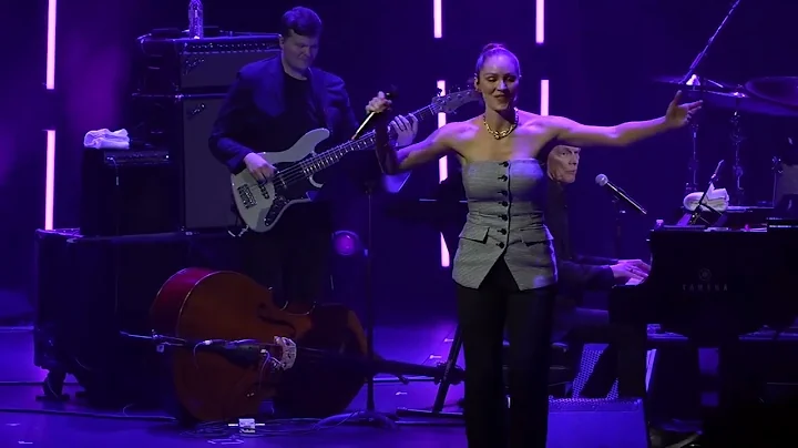 Kat McPhee and David Foster perform at Botti At Sea 2025