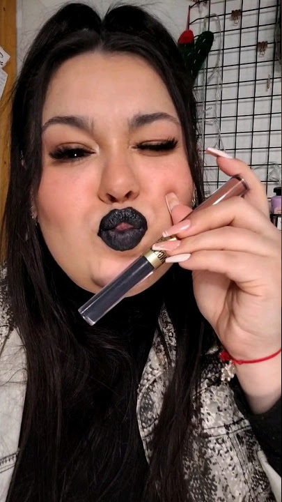 Pink 21 Duo Long Lasting 02 #lipstickswatch #lipstick #mattelipstick #pink21 #makeup #shorts