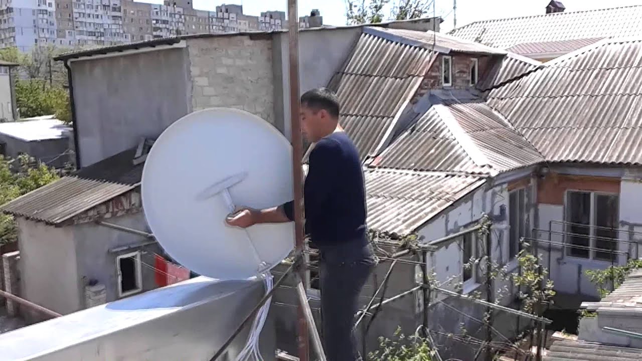 установка спутниковой тарелки под три ТВ - YouTube