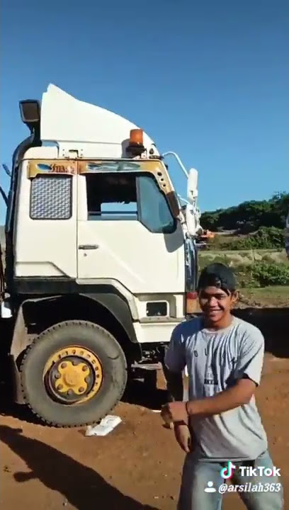 Truk gandeng fuso