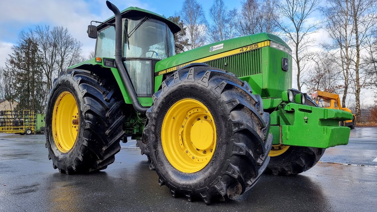 John Deere 4755