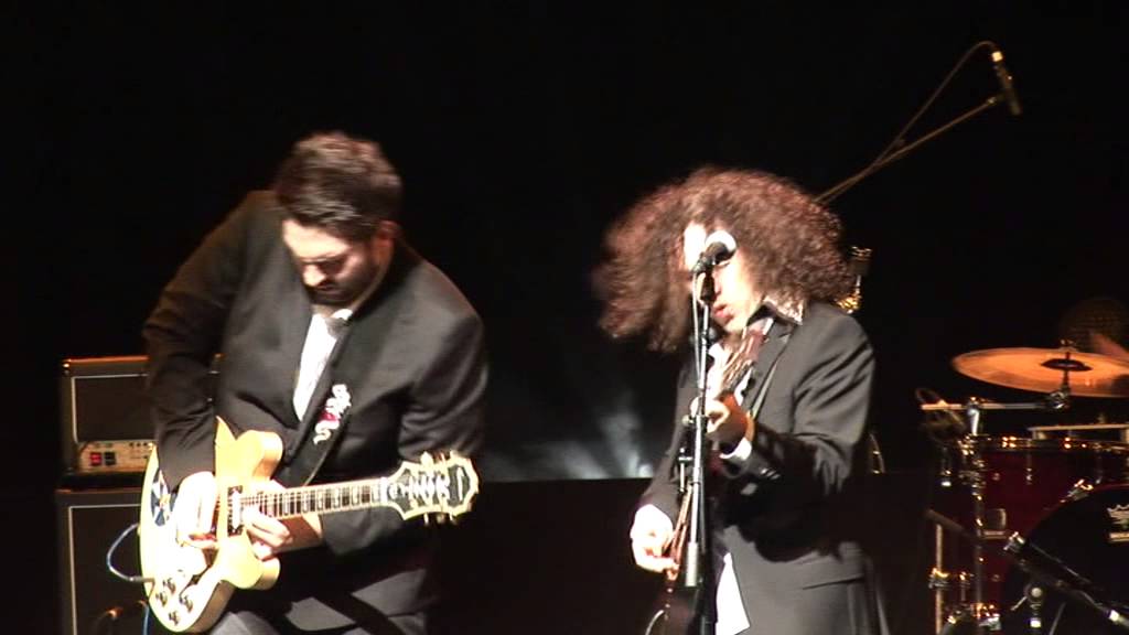 Ricky Dozen - Lay Down - YouTube