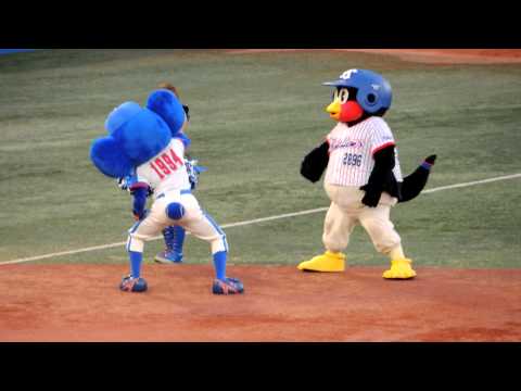 20120901神宮　踊るドアラ１