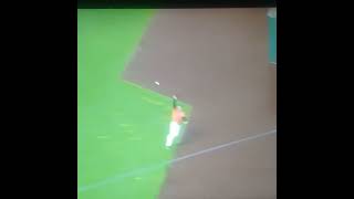 CLANK: sure out to an error #glove #early #rf #embarassed #mets #giants