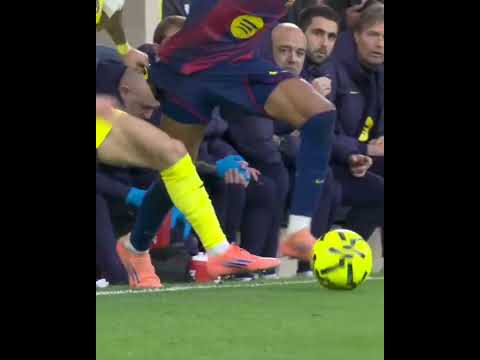 Yamal with the footwork 👀