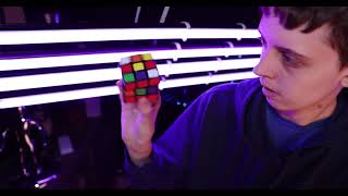 GIGACUBE (instant rubiks cube solve trick) by Max Durocher