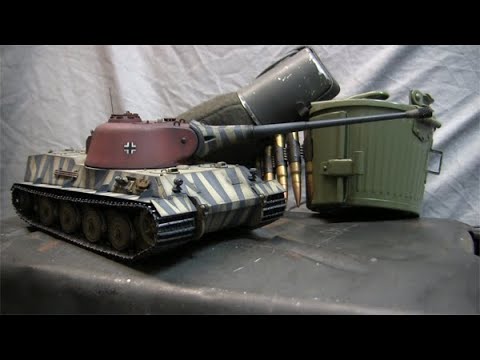 In box plastic model tank Lowe Panzerkampfwagen VII - Amusing