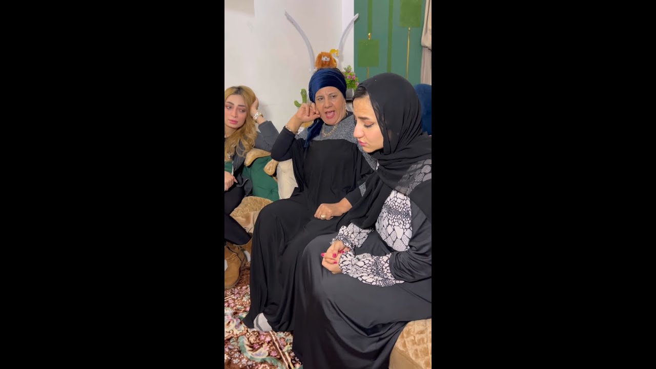 ام تفرق بين بنتها ومرات ابنها فى المعامله بسبب وجودهم فى بيت العيله