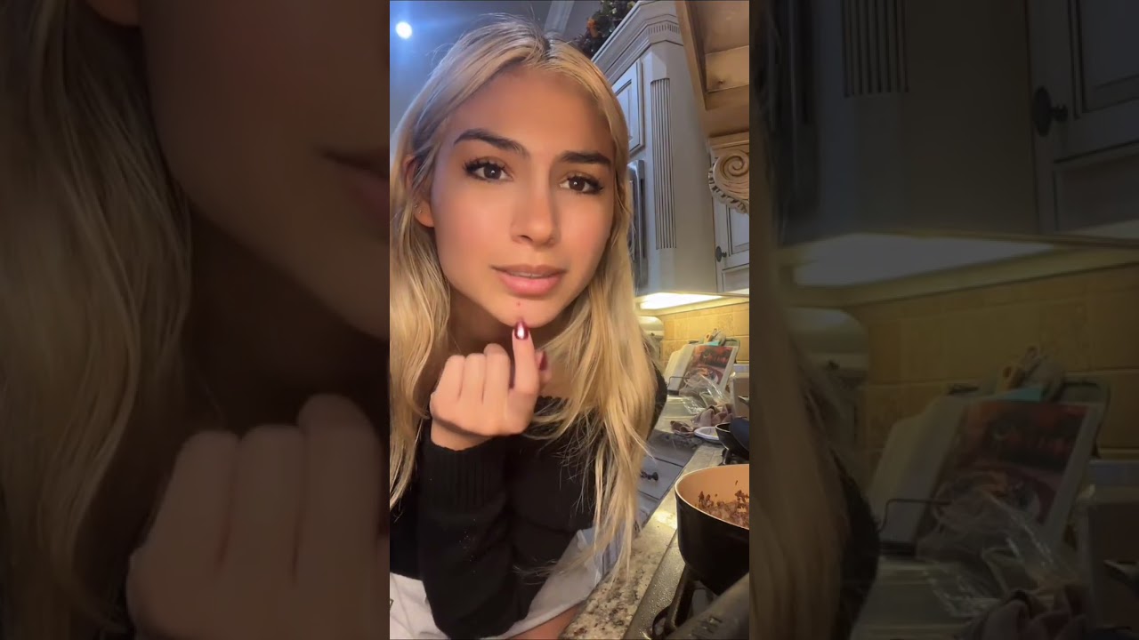 A Beautiful Girl Sexy Is Cooking In The Kitchen 🍲💖 