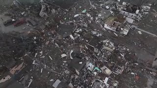 闇に浮かび上がった黒い渦　「あらゆる物が降ってきた」米竜巻被害