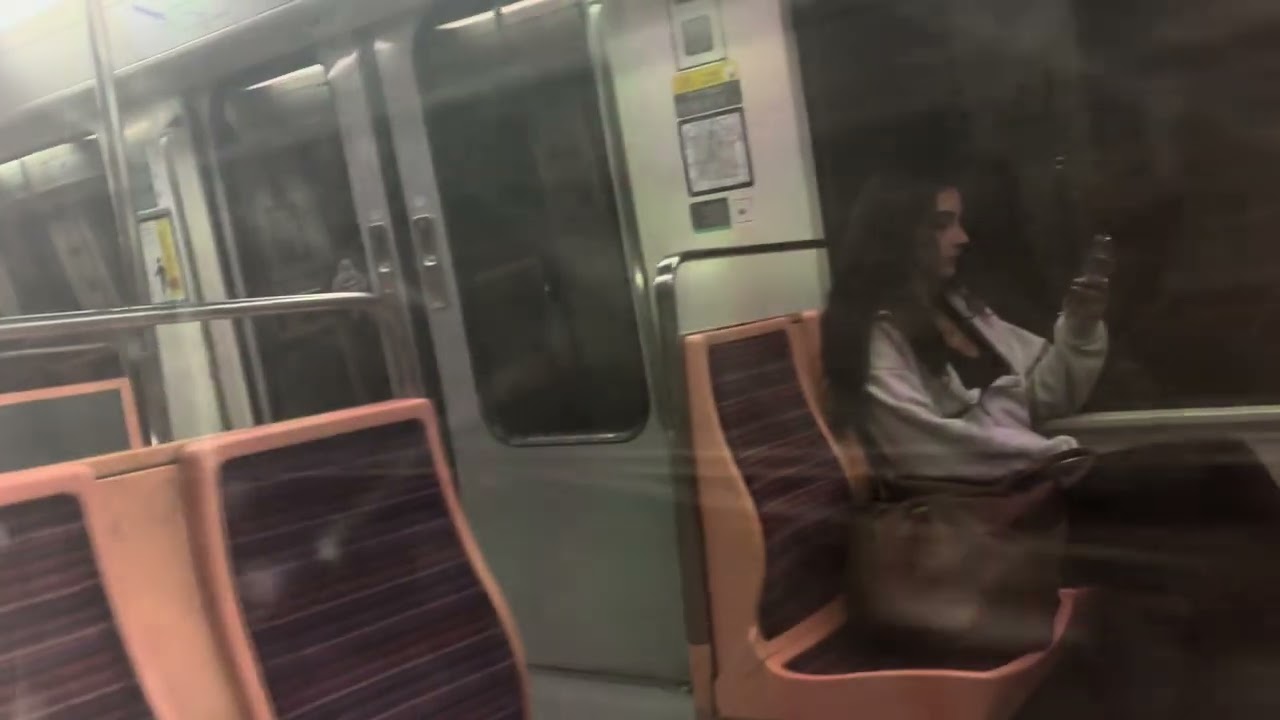 Boucle sur la ligne 7bis du métro parisien