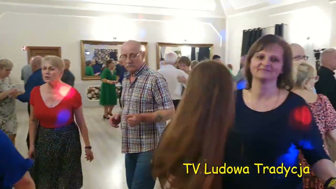 URODZIWA TANCERECZKA z Białobrzegów pohulała z mamą w Zajezdzie Złoty Dwór 15 04 2023