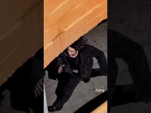 صوره جونغكوك في ستوري كالفن كلاين   