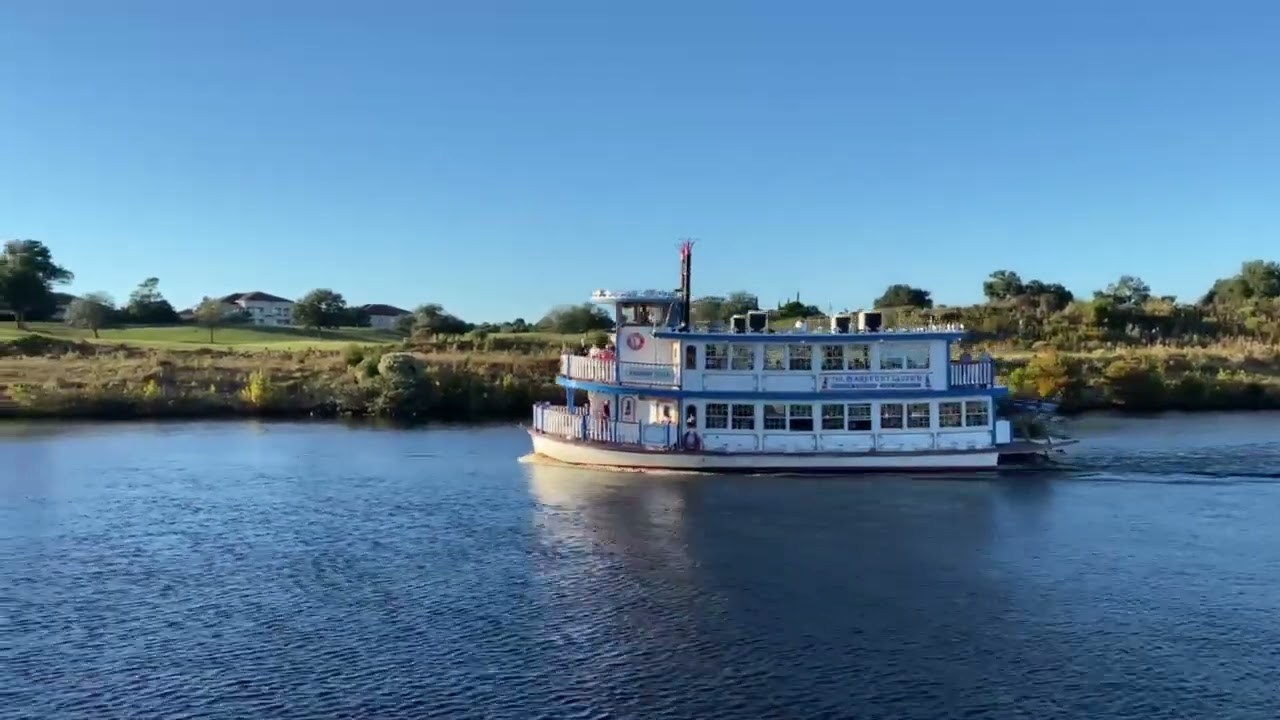 barefoot riverboat queen
