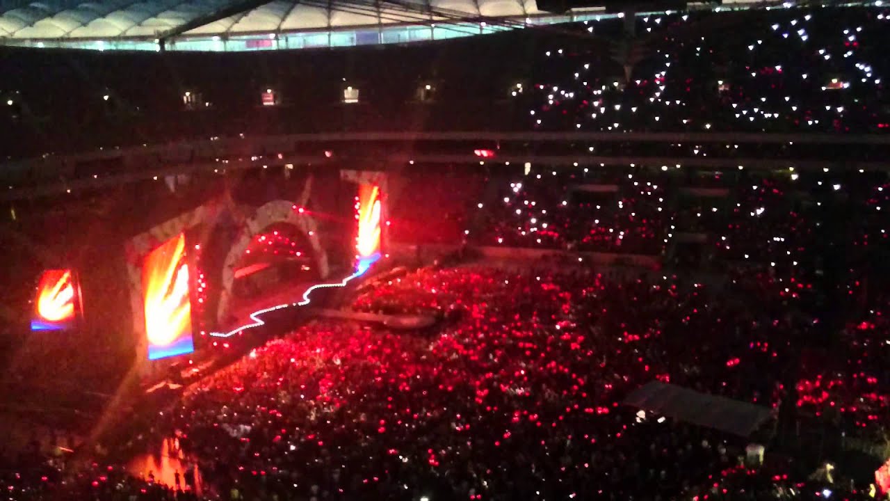 Początek koncertu AC/DC Warszawa 25.07.2015 - YouTube