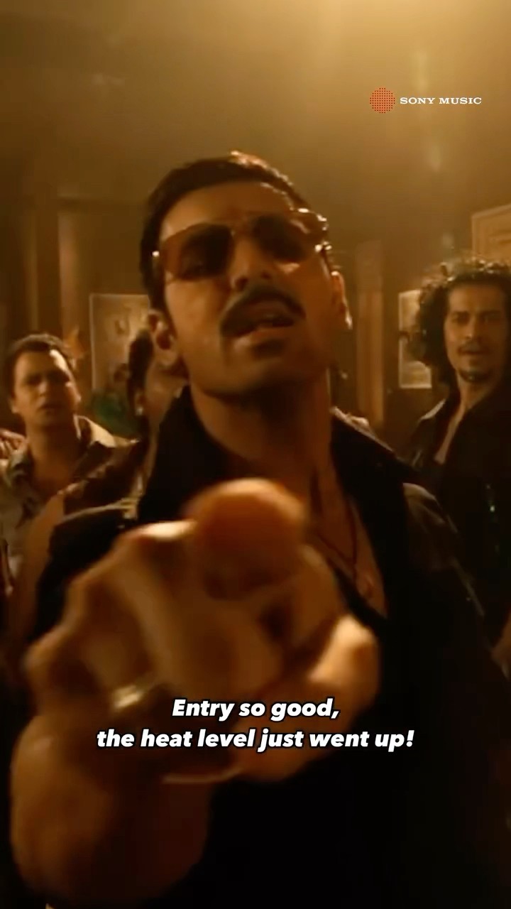 Entering into the weekend Manya style! ? #aalareaala #mikasinghsongs #bollywood #dance