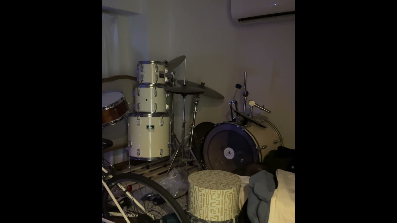 Drum Set Shakes Percussively During Magnitude 5.9 Earthquake Off Japan