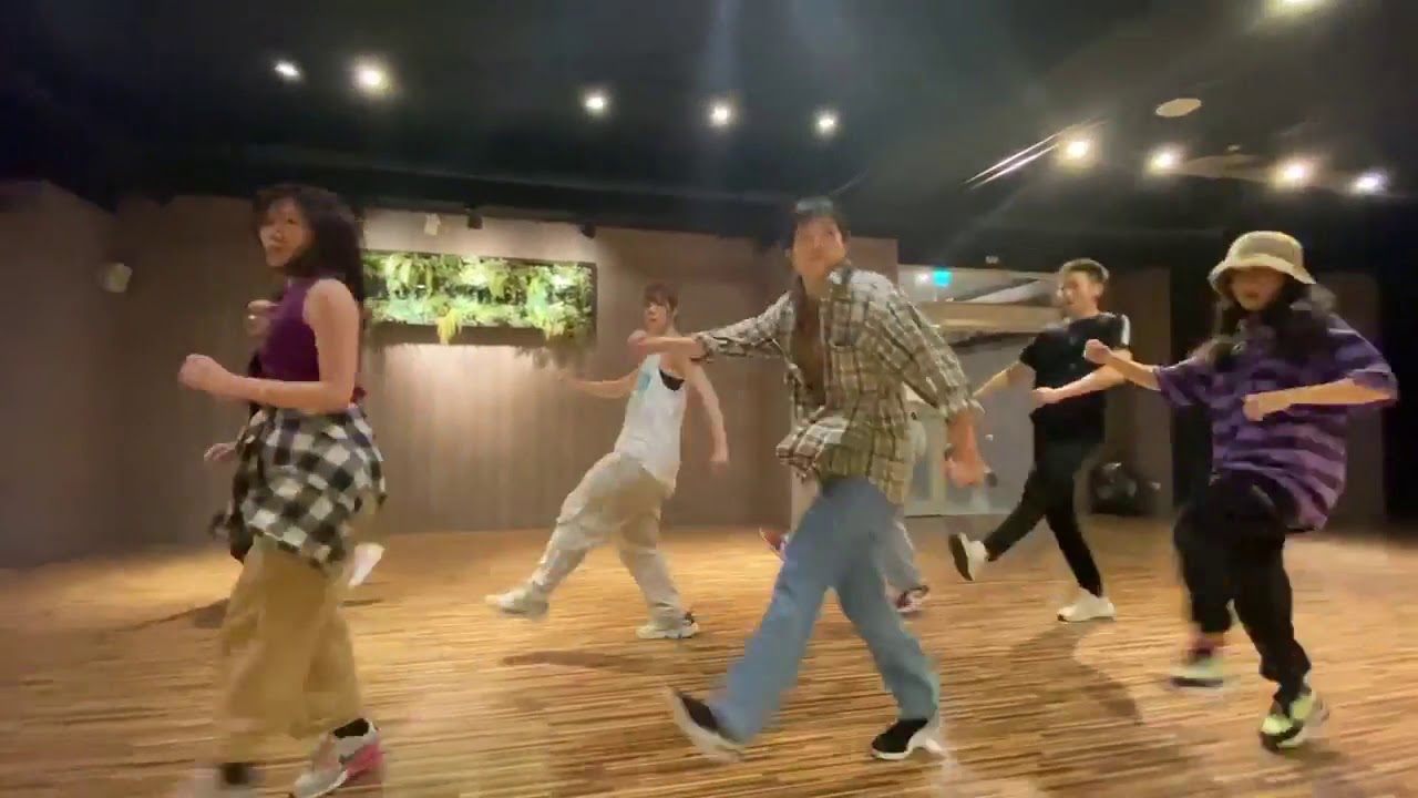 小龍女 Karen's Hip Hop @ The White Shadow Of Norway - Bringin' It Back Part 2 Ft. Esoteric & Mic Stylz.