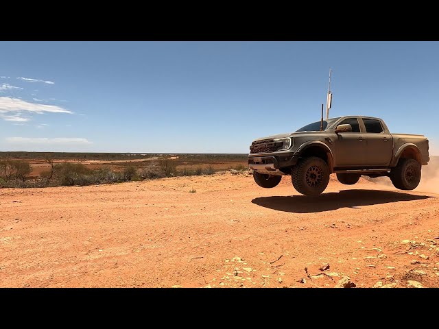 Ford Rapter Sand Jump Ford Ranger Raptor Jumping