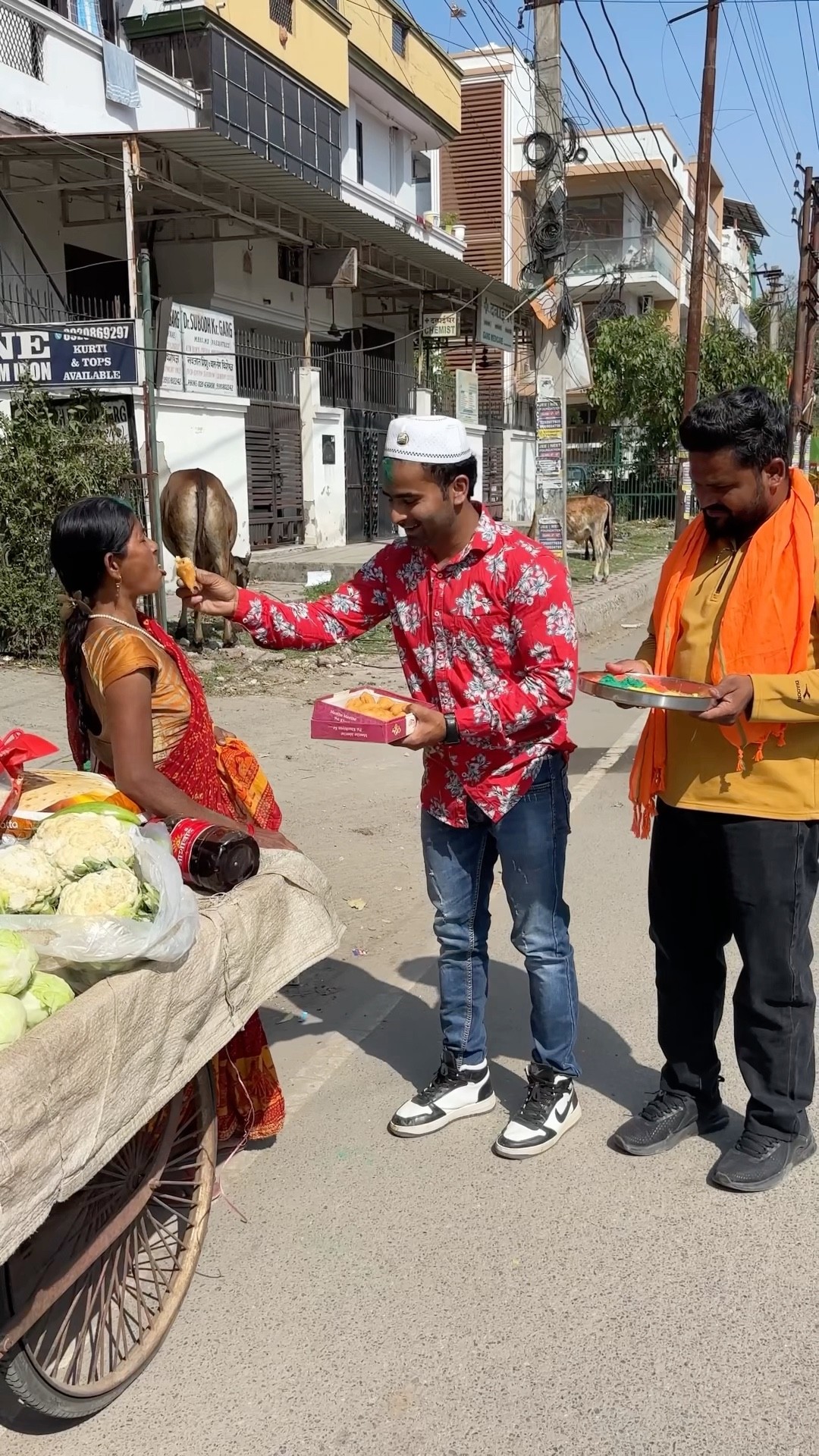 इंसानियत सबसे पहले आती है ?❤️?#humanity #respect #helping #trending #viralvideo #youtubeshorts ?