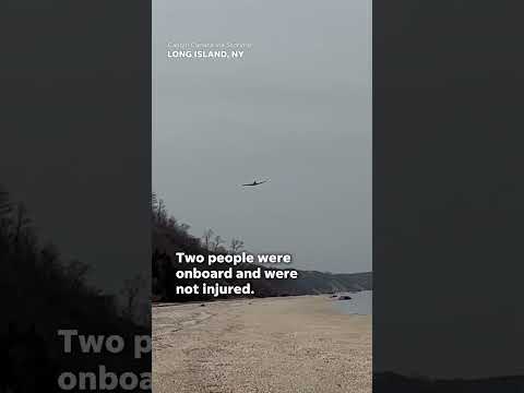 Malfunctioning plane makes emergency landing on Long Island beach #Shorts