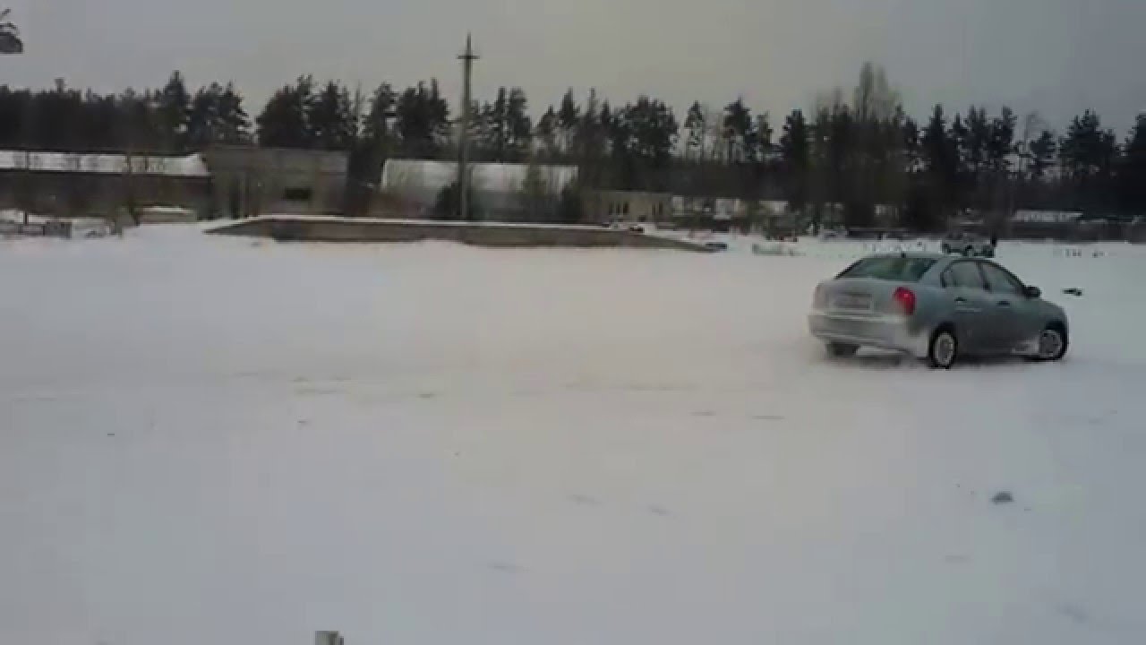 Вождение автомобиля в сложных погодных условиях Вождение автомобиля в сложных погодных условиях
