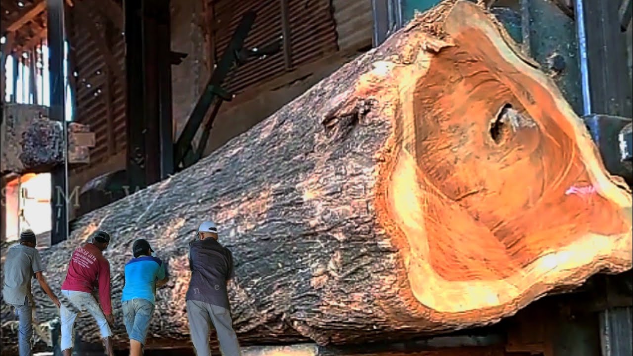 Sawing Hardwood and Extraordinary Old Teak Wood Motifs || Sawmill - YouTube