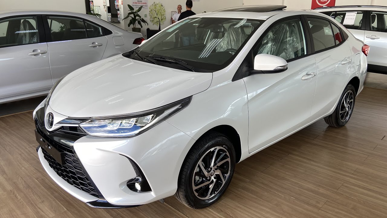 NOVO YARIS XLS SEDAN 2023 BRANCO PEROLIZADO | VERSÃO TOP DE LINHA COM TETO SOLAR | PREÇO R$ 120 MIL