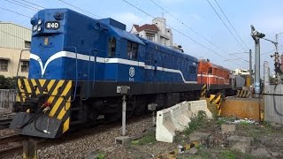 7201次貨物列車通過斗六市鎮北路平交道 20170118