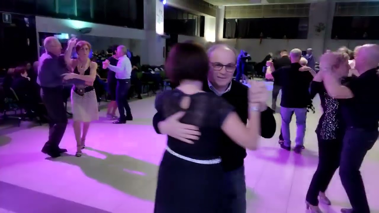 07,03,2026, tutti in pista sala quadrif  Prato di Cor  l'orch  Mirco gramellini marzurca folk 