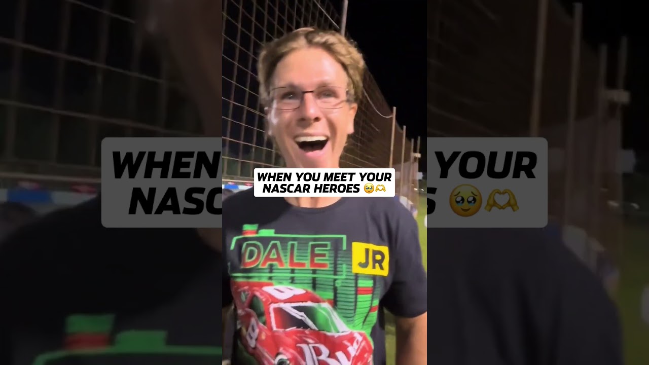 His reaction is priceless  ✨🤝 (via mo.rose9/TT)