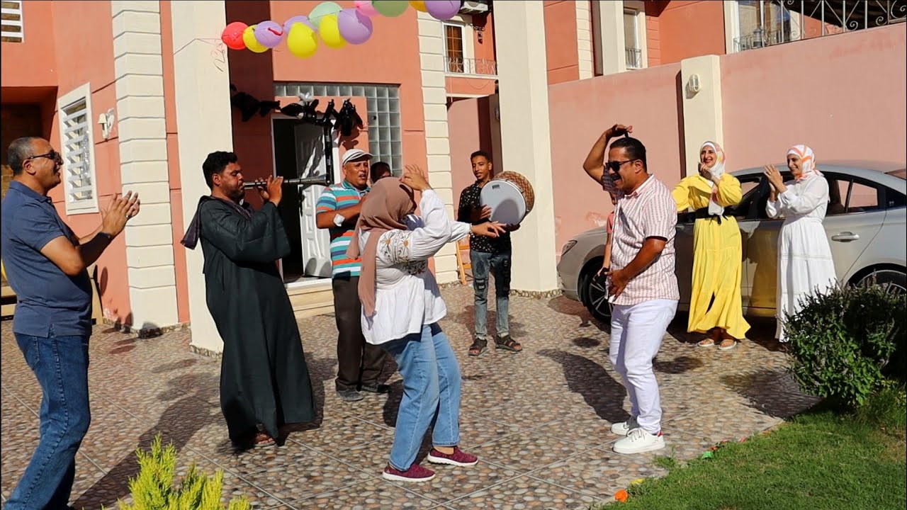 زفيت جوزي بالمزمار والطبل البلدي في عيد ميلاده | رد فعله صدمنا