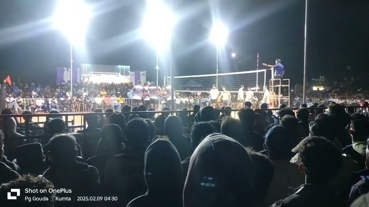 ಕುಮಟಾ ವಾಲಿಬಾಲ್ ಟೂರ್ನಿಯಲ್ಲಿ ಸೇರಿದ ಜನರು 🙋🙋