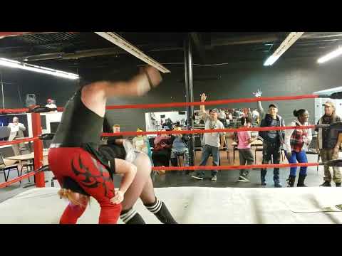 Intergender Piledriver (Chris Lexx) On Marie Storm