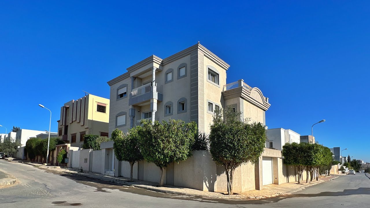 فيلا فخمة للغاية 6 اجنحة و مسبح في تونس العاصمة حدايق المنزه 1 روعة 😍