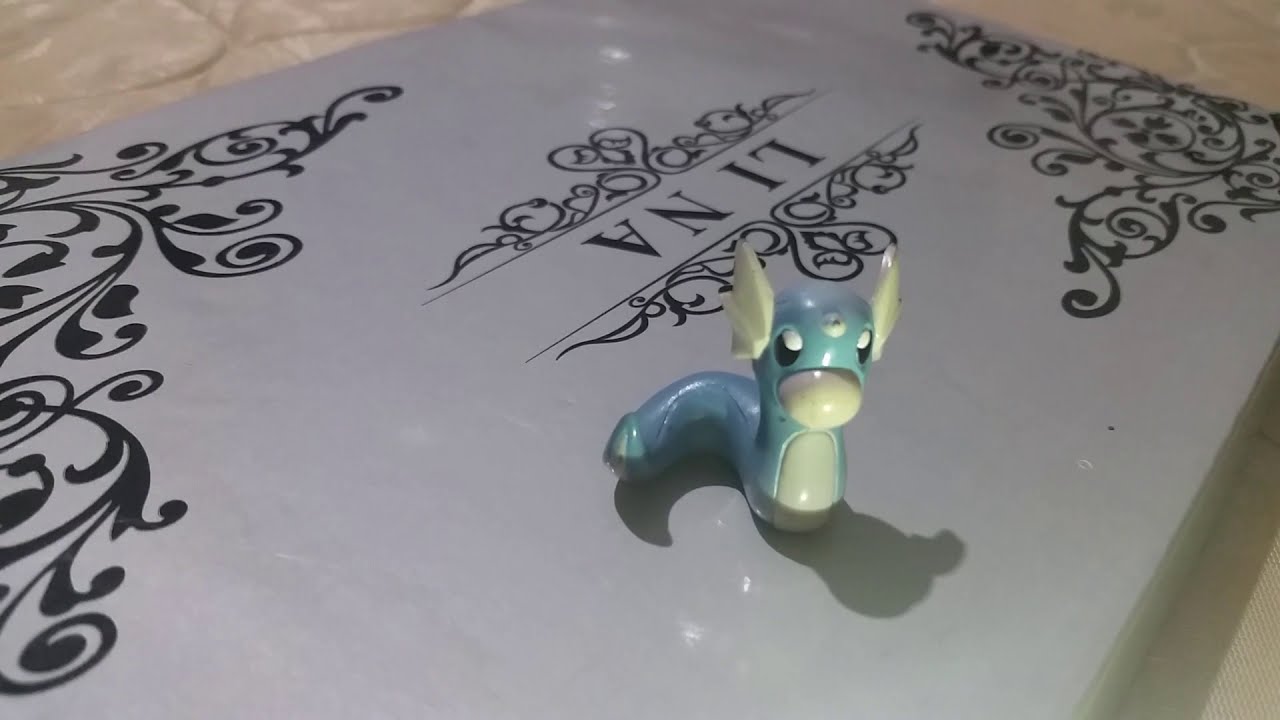 Dratini Auldey Tomy Figurine 1998 Toy Review
