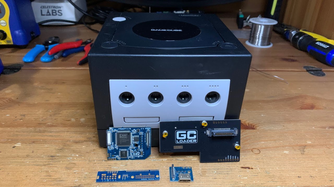 Afbrydelse undskyldning Robe Modding the Gamecube in 2022! GC Dual HDMI mod and GCLoader optical disc  emulator install! - YouTube