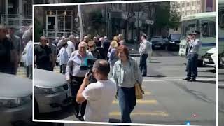 В Ереване граждане перекрыли перекресток улиц Хоренаци и Закияна