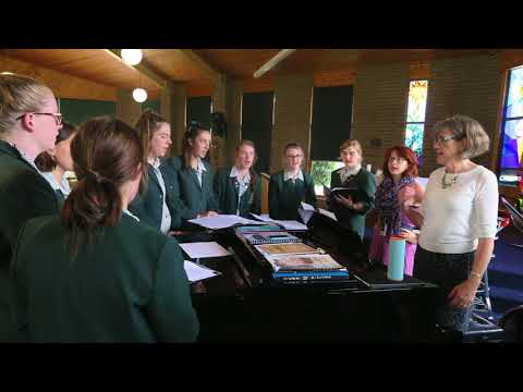 Kirsty Bromley with Gippsland Grammar Schoir - Singing Through The Hard Times