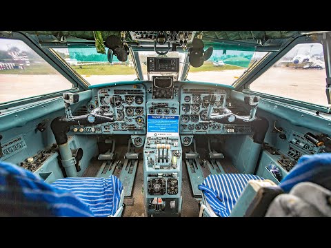 Внутренний осмотр самолёта Як-40 / Yak-40